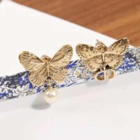 Dior Women Métamorphose Earrings Matte Gold-Finish Metal with White Resin Pearl (1)