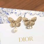 Dior Women Métamorphose Earrings Matte Gold-Finish Metal with White Resin Pearl – Image 4