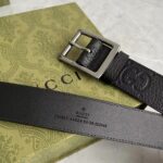 Gucci GG Unisex Rubber-Effect Leather Belt Black Square Buckle 3.3 CM Width - Imagen 7