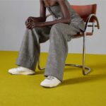 Gucci Unisex Distressed Effect Sneaker Off White Leather Grey Rubber Gucci Script Low Heel - Imagen 11