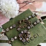 Gucci Women Double G Crystal Flowers Necklace - Imagen 7