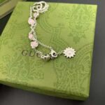 Gucci Women Double G Mother of Pearl Bracelet - Bild 10