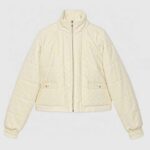 Chaqueta bomber de lona Gucci para mujer, color crema, con botones forrados, forro G entrelazado y cuello alto.