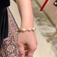 Gucci Women Interlocking G Flower Pearl Bracelet (1)