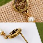 Gucci Women Interlocking G Flower Pearl Earrings – Bild 7