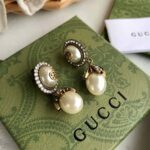 Gucci Women Interlocking G Pearl Earrings – Image 2