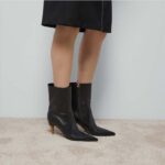 Gucci Women's Ankle Boot Black Leather Pointed Toe Metal Effect Heel Zip Closure Mid-Heel - Image 12