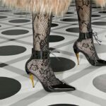 Gucci Women's High-Heel Patent Pump Black Leather Pointed Toe Ankle Cuff - immagine 11