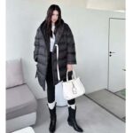 Louis Vuitton LV Women Flight Mode Monogram Jacquard Puffer Wrap Coat Polyamide Black - immagine 15