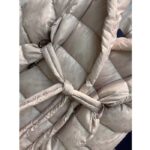 Louis Vuitton LV Women Flight Mode Monogram Jacquard Puffer Wrap Coat Polyamide Light Beige - Bild 7