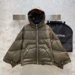 Louis Vuitton LV Men Monogram Accent Pillow Puffer Cape Khaki Regular Fit - Bild 3