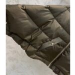 Louis Vuitton LV Men Monogram Accent Pillow Puffer Cape Khaki Regular Fit - Bild 9