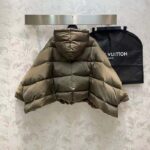 Louis Vuitton LV Men Monogram Accent Pillow Puffer Cape Khaki Regular Fit - Bild 2