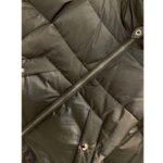 Louis Vuitton LV Men Monogram Accent Pillow Puffer Cape Khaki Regular Fit - Bild 8