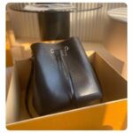 Louis Vuitton LV Women NéoNoé MM Bucket Black Epi Grained Cowhide Leather - Bild 3