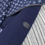 Louis Vuitton LV Women Signature Double Face Short Wrap Coat Wool Silk Blue Regular Fit - immagine 8