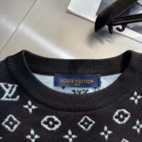 Louis Vuitton Men LV Lvse Monogram Degrade Crewneck Cotton Black White Slightly Loose Fit (3)