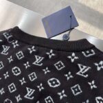 Louis Vuitton Men LV Lvse Monogram Degrade Crewneck Cotton Black White Slightly Loose Fit - immagine 4