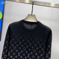 Louis Vuitton Men Lvse Monogram Degrade Crewneck Cotton Black White Slightly Loose Fit (7)