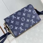 Louis Vuitton Unisex LV Steamer Wearable Wallet Ink Blue Monogram Bleach Coated Canvas - Imagen 3