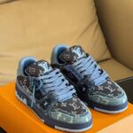 Louis Vuitton Unisex LV Trainer Sneaker Blue Monogram Denim Rubber Outsole Monogram Flowers - Imagen 5
