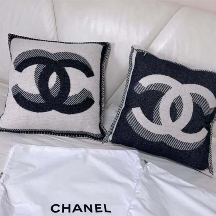 Chanel Unisex CC Pillow Cotton Wool Tweed Beige Navy Multifunction (4)