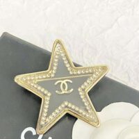 Chanel Women Brooch in Metal Resin and Diamantés (1)