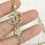 Chanel Women Necklace in Metal Resin Glass Pearls and Strass - Image 7