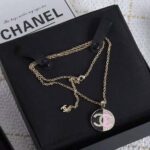 Chanel Women Pendant Necklace in Metal-Black and Pink - Imagen 2