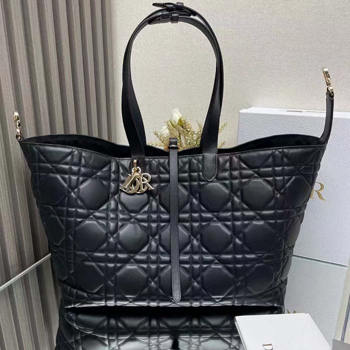 Dior Women CD Large Dior Toujours Bag Black Macrocannage Calfskin Reference M2820OSHJ_M900 (1)