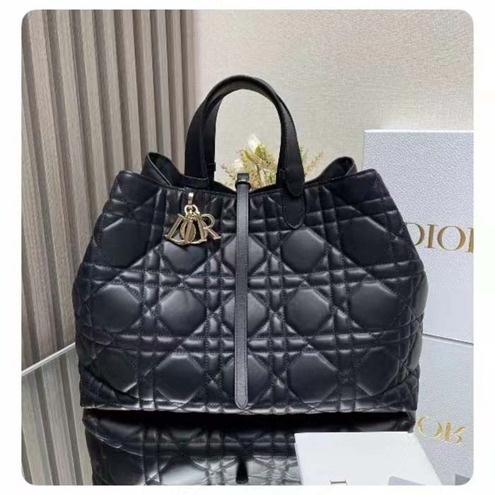 Dior Women CD Large Dior Toujours Bag Black Macrocannage Calfskin Reference M2820OSHJ_M900 (4)