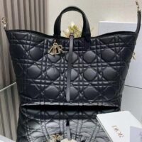 Dior Women CD Large Dior Toujours Bag Black Macrocannage Calfskin Reference M2820OSHJ_M900 (11)