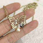 Dior Women Métamorphose Necklace Gold-Finish Metal and White Resin Pearls – Image 8