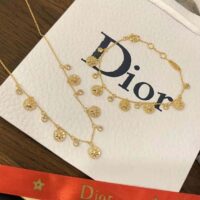 Dior Women Rose Des Vents Bracelet Yellow Gold Diamonds and Mother-of-pearl (1)