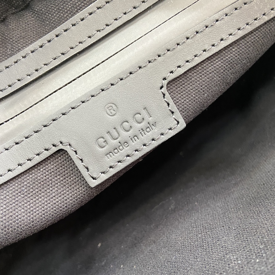 Gucci Unisex GG Belt Bag Black GG Rubber-Effect Leather Zip Closure (4)