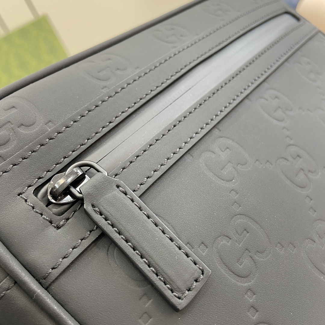 Gucci Unisex GG Belt Bag Black GG Rubber-Effect Leather Zip Closure (9)