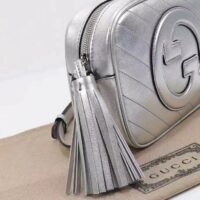 Gucci Women GG Blondie Small Shoulder Bag Metallic Silver Leather Zipper Closure (5)