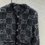 Gucci Women GG Tweed Jacket Dark Grey Lined Collarless Two Front Pockets Button Closure Style ‎761164 ZAPA4 1158 - Imagen 7