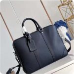 Louis Vuitton LV Unisex Porte-Documents Voyage Black Taiga Cowhide Leather - immagine 2