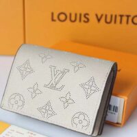 Louis Vuitton LV Unisex Cléa Wallet Galet Grey Mahina Perforated Calf Leather (4)