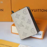 Louis Vuitton LV Unisex Cléa Wallet Galet Grey Mahina Perforated Calf Leather (4)