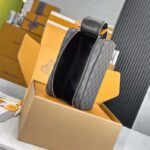 Louis Vuitton LV Unisex Dopp Kit Toilet Pouch Damier Graphite Coated Canvas Cowhide-Leather - Image 8