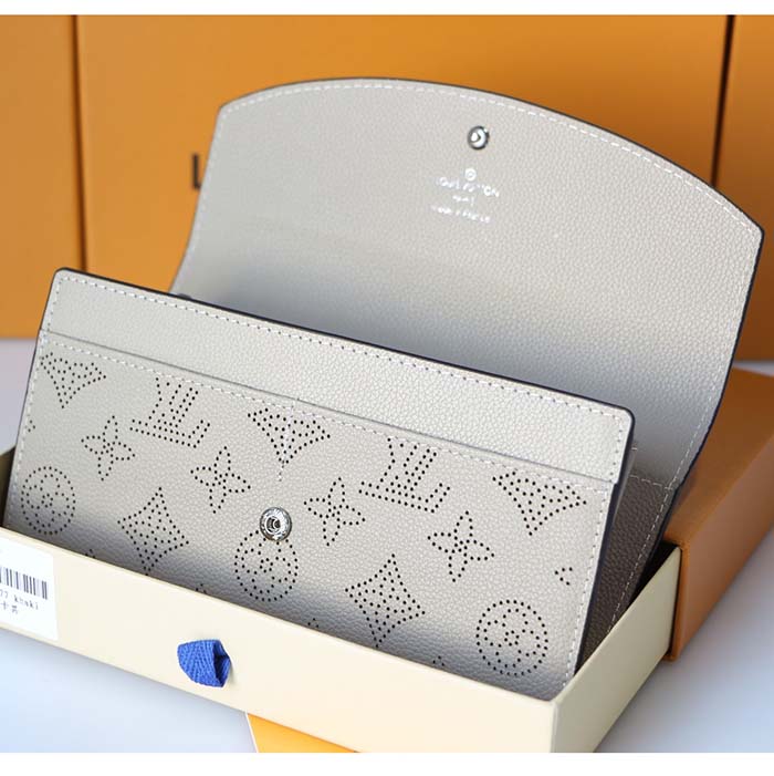 Louis Vuitton LV Unisex Iris Wallet Galet Grey Mahina Perforated Calf Leather (10)