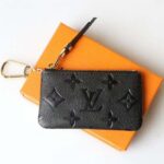Louis Vuitton LV Unisex Key Pouch Black Monogram Empreinte Embossed Supple Grained Cowhide Leather - immagine 2