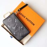 Louis Vuitton LV Unisex Key Pouch Black Monogram Empreinte Embossed Supple Grained Cowhide Leather - immagine 4