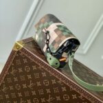 Louis Vuitton LV Unisex Steamer Wearable Wallet Green Damoflage Coated Canvas Leather Textile Lining - immagine 4