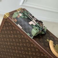 Louis Vuitton LV Unisex Steamer Wearable Wallet Green Damoflage Coated Canvas Leather Textile Lining (1)