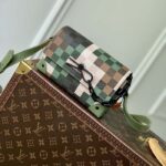 Louis Vuitton LV Unisex Steamer Wearable Wallet Green Damoflage Coated Canvas Leather Textile Lining - immagine 2