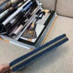 Louis Vuitton LV Unisex Zippy Wallet Purse Denim Blue GOTS Certified Cotton Monogram Denim - Imagen 8