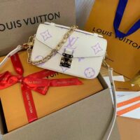 Louis Vuitton LV Women Pochette Métis East West Bag Latte Bubble Tea Purple Embossed Grained Cowhide Leather (5)